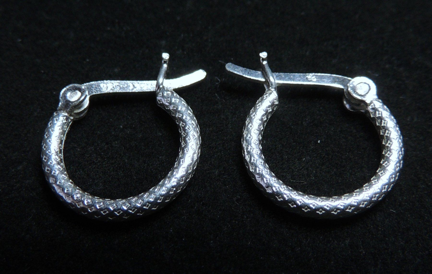 Orecchini pendenti & Orecchini a lobo: Silber 925 Creolen 14 mm – Nuovo e nell'imballaggio originale da Waldenburg venduto da schaller707 1