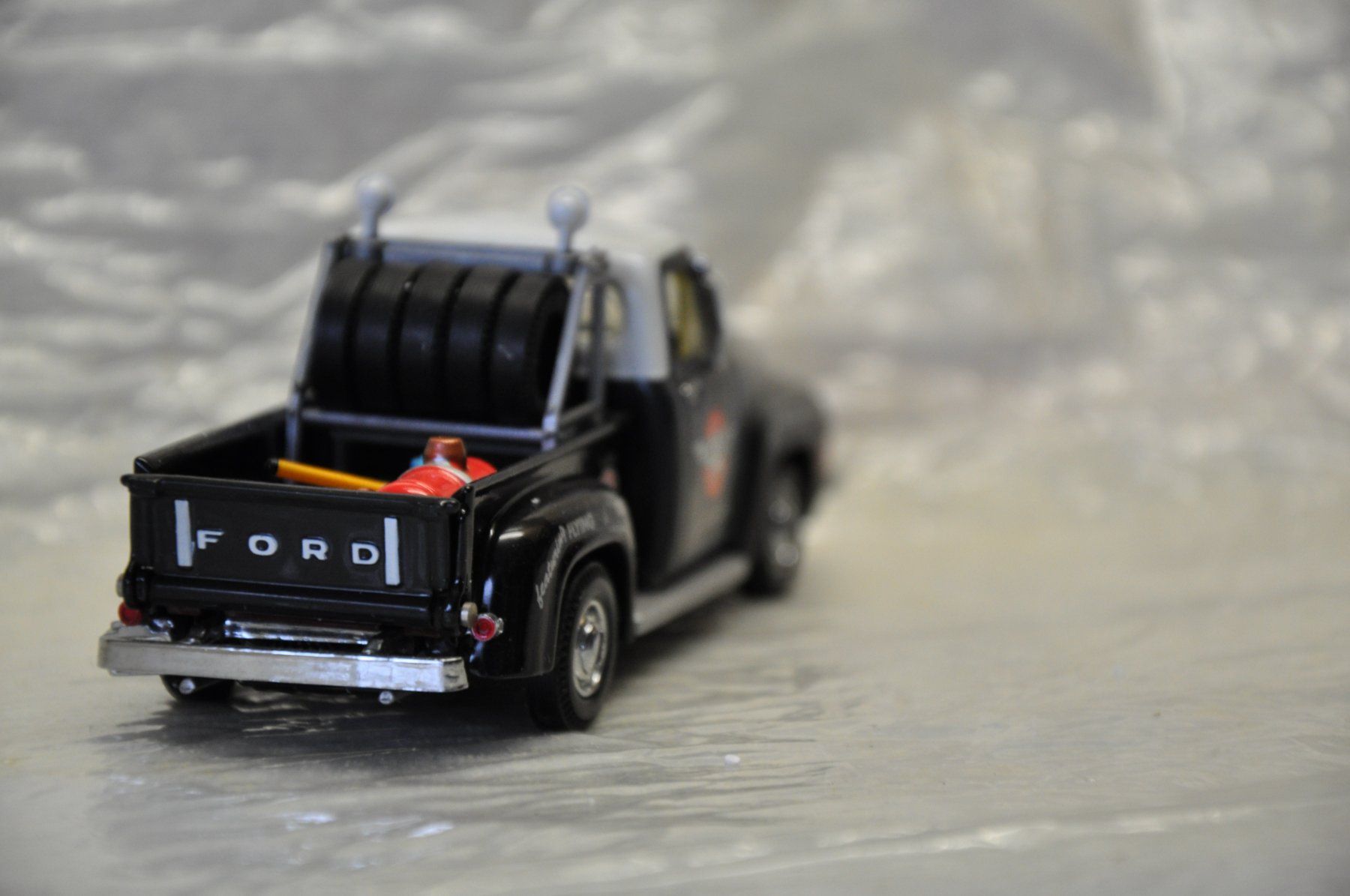 Matchbox Modellini d'auto: Ford F100 Pickup – Nuovo e nell'imballaggio originale da Ebnat-Kappel venduto da Aallerlei 3