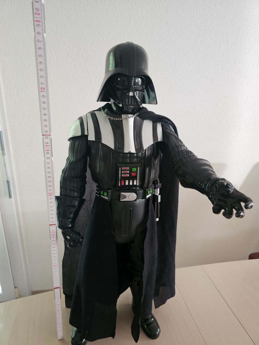 Star Wars Figurines: Star Wars Darth Vader Figur ca. 80cm gebraucht – D'occasion à Ehrendingen par flo_7z8d