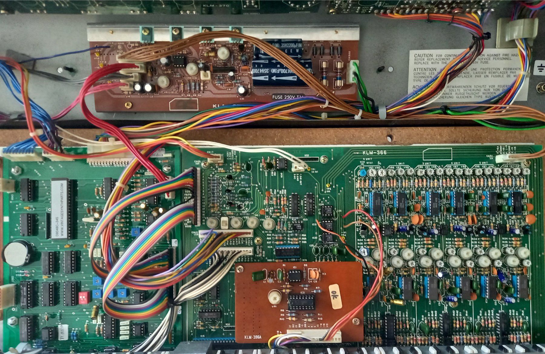 Korg Instruments de musique: Korg Polysix Synthesizer – D'occasion à Luzern par garlicia 9