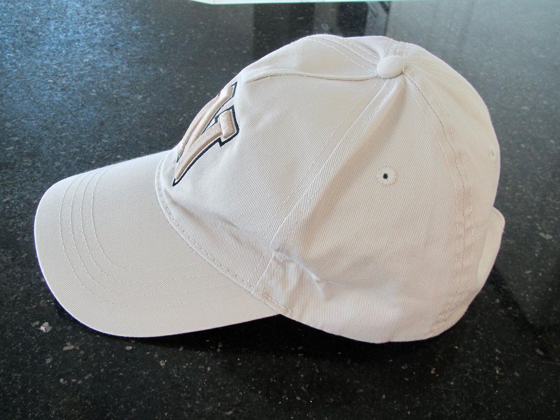 Hüte, Mützen & Caps: CASQUETTE N  NEUVE – Neu (gemäss Beschreibung) aus Murten von Selliot 1