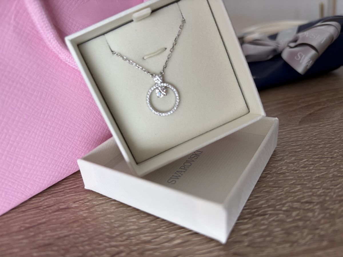 Swarovski Catenine: Swarovski Kette mit Anhänger NEU – Nuovo e nell'imballaggio originale da Hünibach venduto da Falken83 1