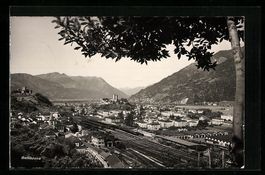 Bellinzona, Blick über den Bahnhof auf 