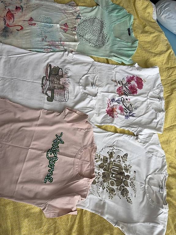 Blusen, T-Shirts & Tops: Tshirt  – Gebraucht aus Klingnau von sab_p28m