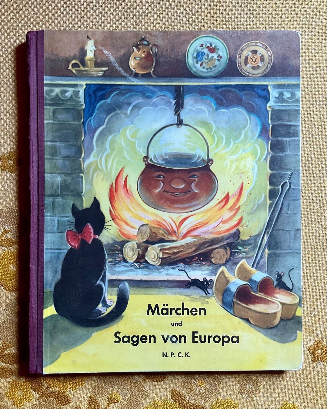 Bücher: Märchen Buch mit Klebebilder von 1947 ? – Gebraucht aus Endingen von nathan05