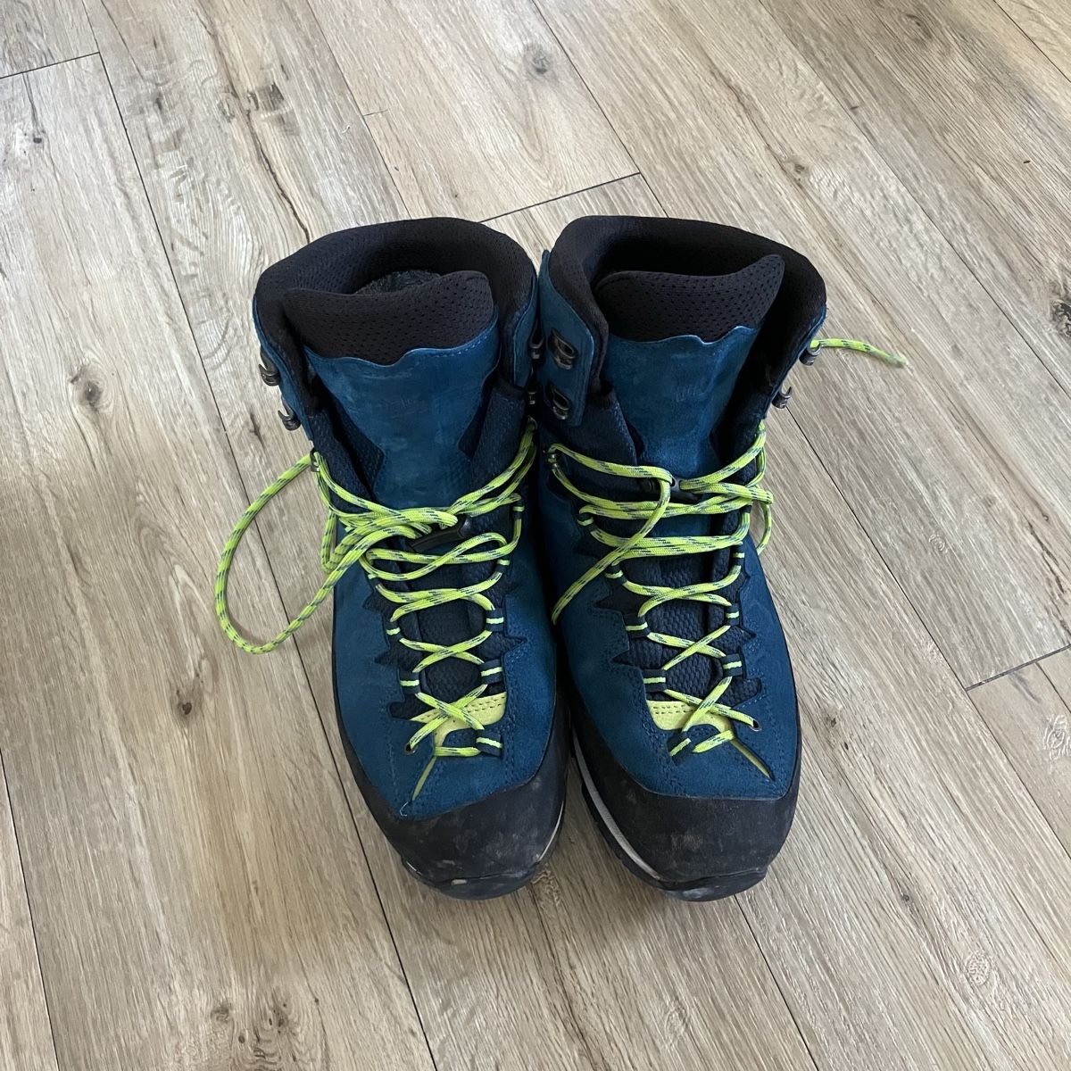 Hanwag Scarpe da uomo: Hanwag Wanderschuhe Gr. 44, Kaum Genutzt – Usato da Thalwil venduto da fre.hee.ja