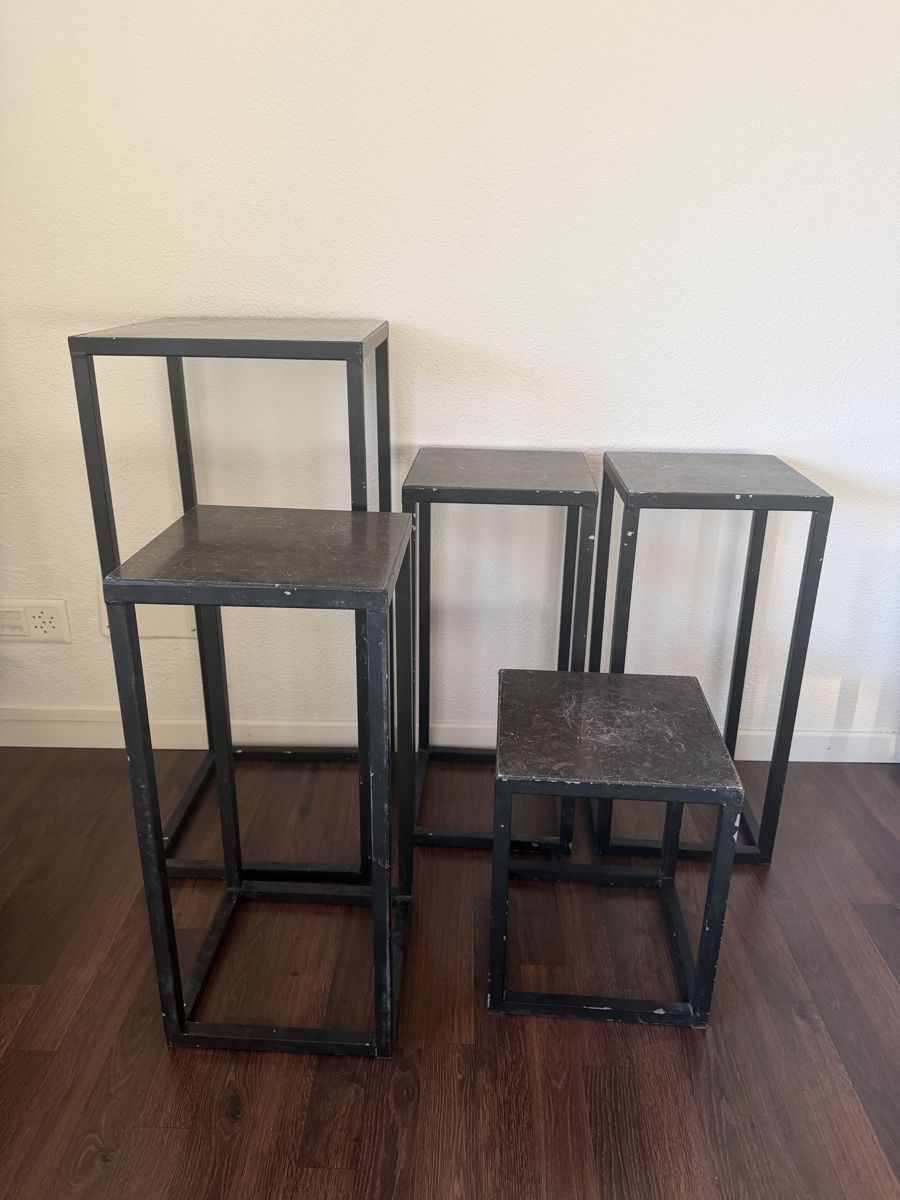 Autres décorations & accessoires: Podest Metall Schwarz – D'occasion à Steffisburg par anjagr 1
