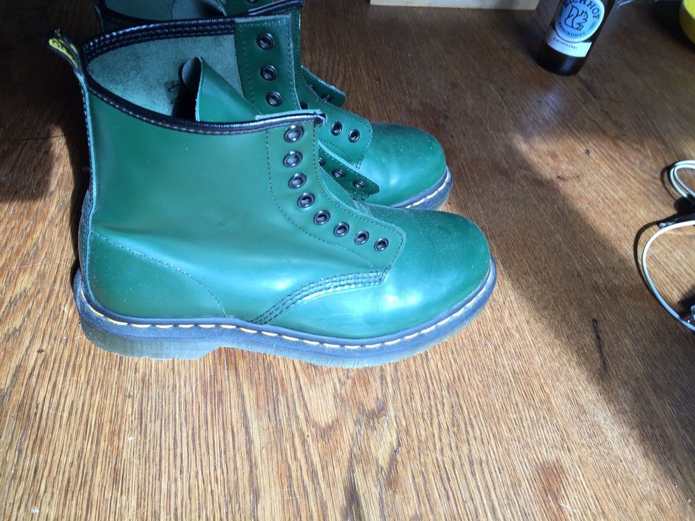 Doc Martens Boots in grün 41 Kaufen auf Ricardo