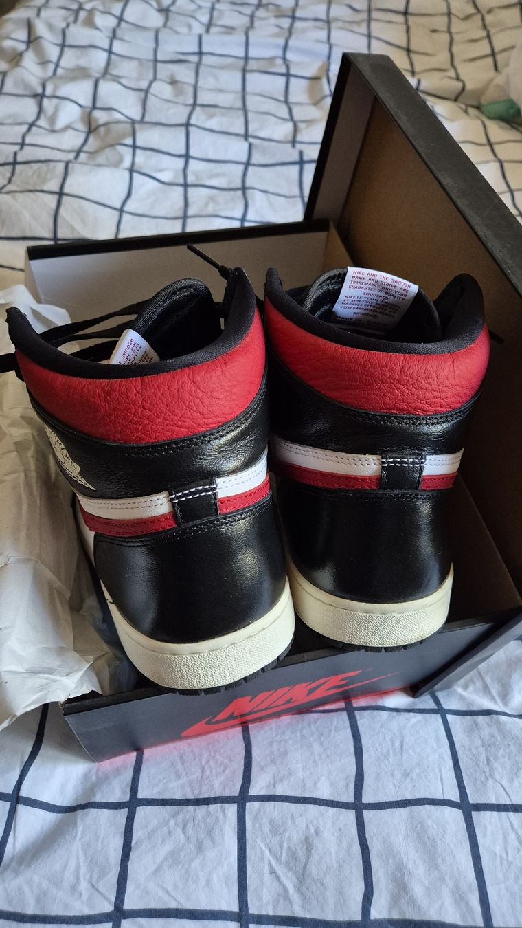 Jordan Scarpe da uomo: Jordan 1 Retro High Black Gym Red – Usato da Corcelles-Payerne venduto da craveiro_in4k 5