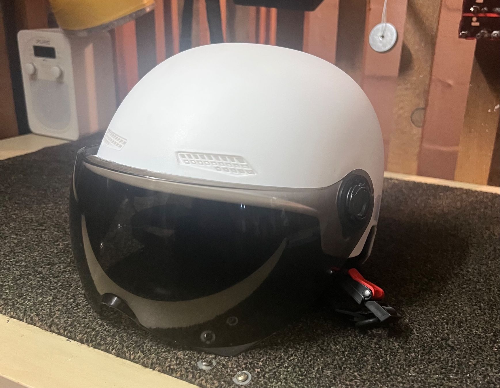 Caschi & visiere: Mofa / Roller - Damen Helm mit integriertem Visier – Usato da St. Gallen venduto da zeks007