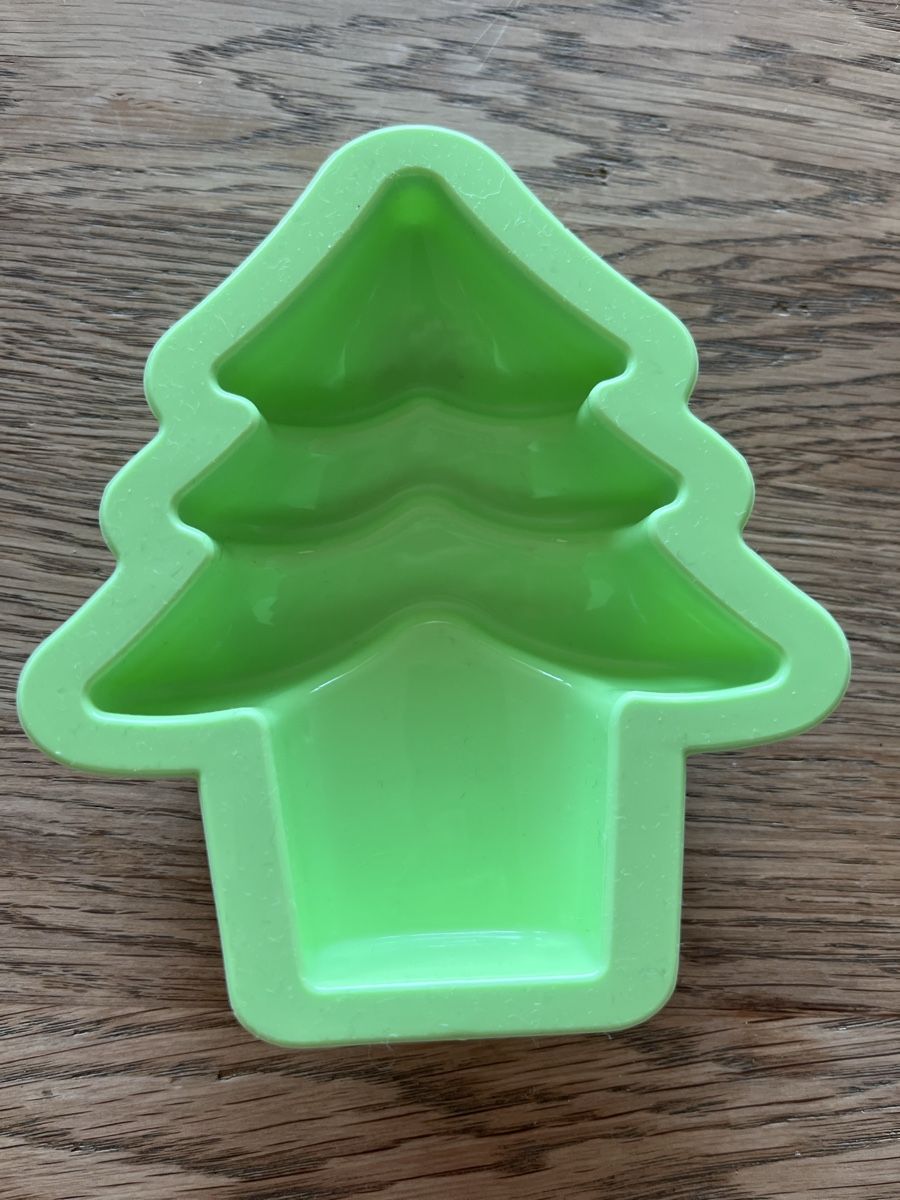 Teglie da forno: Silikon-Backform Tannenbaum grün – Usato da Udligenswil venduto da Lilienfarbe