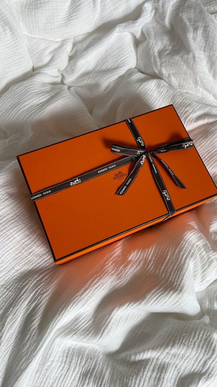 Hermès Autres décorations & accessoires: Boîte Hèrmes – Neuf (Voir description) à Sorens par purpureta