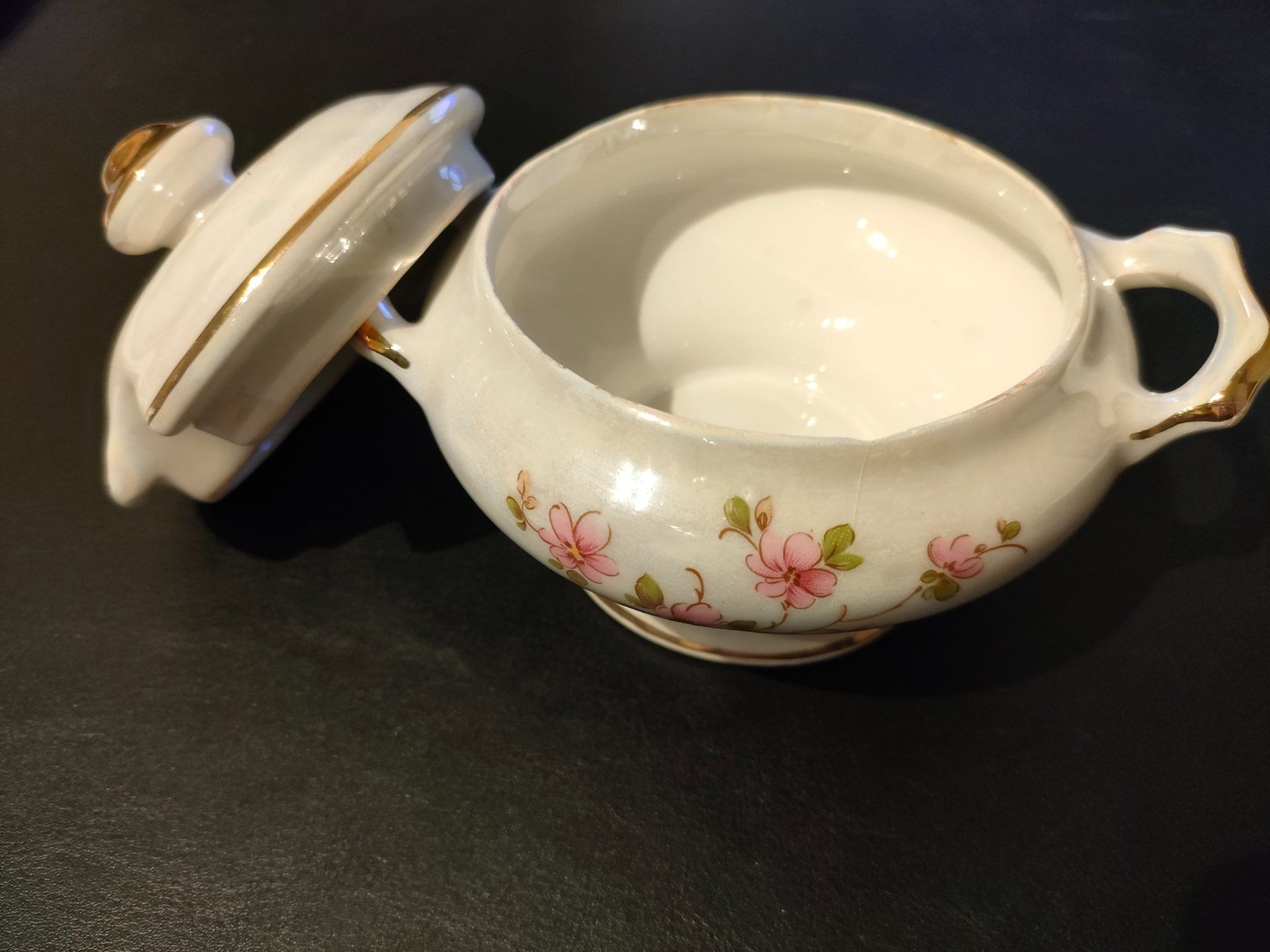 Zuccheriere: Vintage Zuckerdose mit Deckel, Blumenmuster, Goldrand – Usato da Wiesendangen venduto da s_er