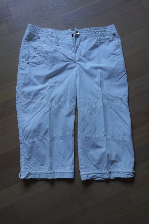 luftige Sommerhose Bermuda weiss detailreich Firenze 40 Hose