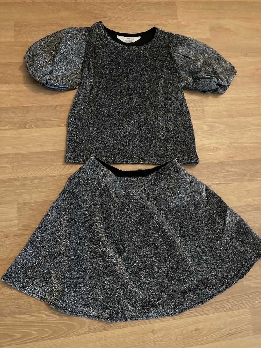 Kleiderpakete & -sets: Mädchen Glitzer Outfit Gr. 122/128 – Gebraucht aus Emmenbrücke von JJ_89