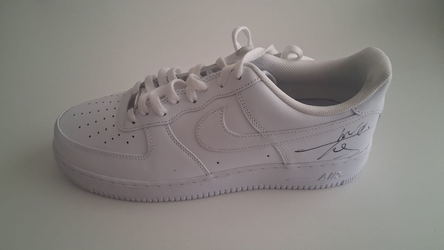 Autografi: Flo Rida's signiertes Schuh – Usato da Russikon venduto da pok_t7nq