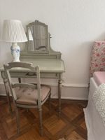 Schminktisch mit Spiegel und Stuhl Vintage
