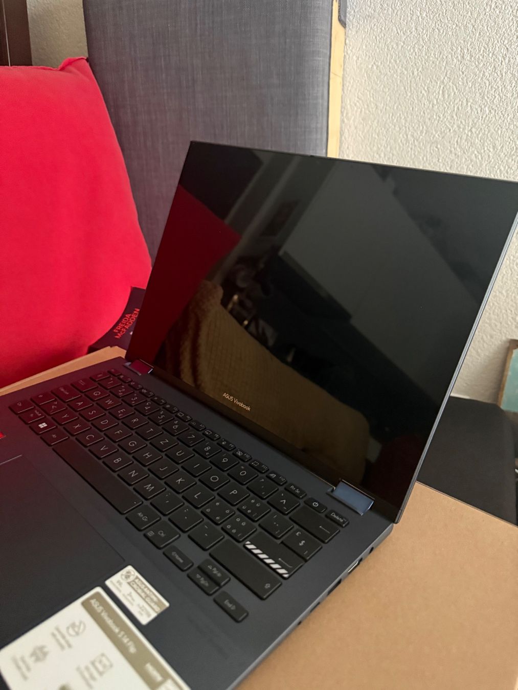 Asus Notebooks: ASUS VIVOBOOK S14 FLIP – Neu und originalverpackt aus Lausanne von Qwent28