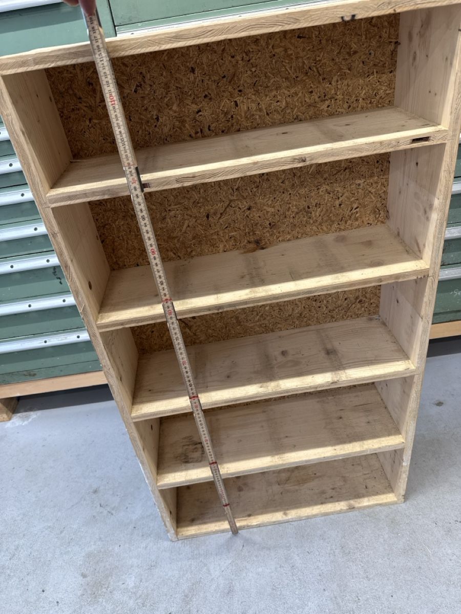 Regale: Gestell / Regal – Gebraucht aus Gossau SG von Airsal_Racer 2