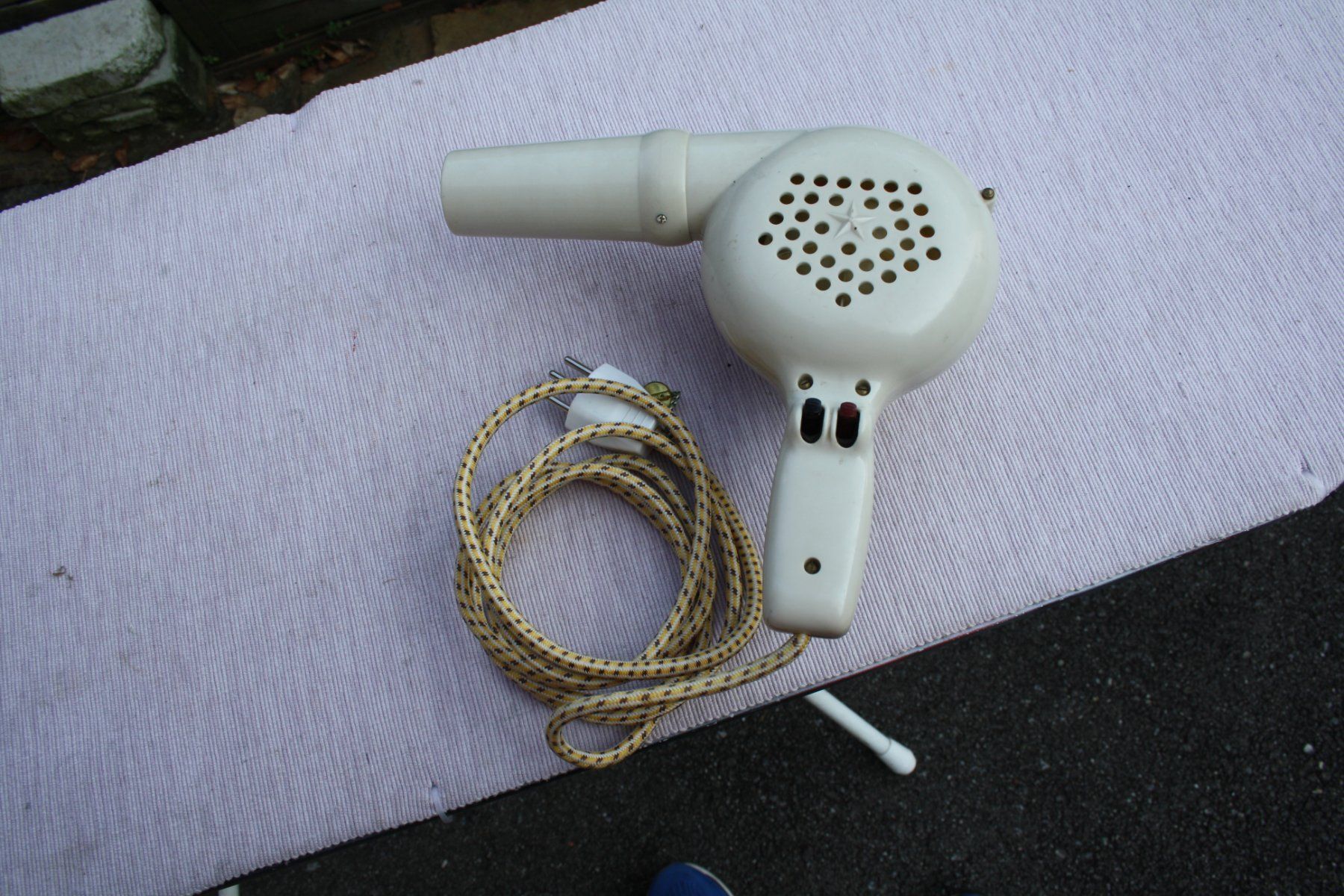 Solis Föhn: VINTAGE SOLIS FÖHN – Gebraucht aus Wauwil von Pneuedy 4