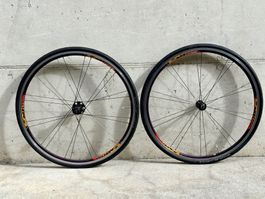 ROLF VECTOR 28" Clincher Laufradsatz LRS TOPZUSTAND 2610