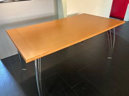 Holztisch mit Metallbeinen 160x90 cm