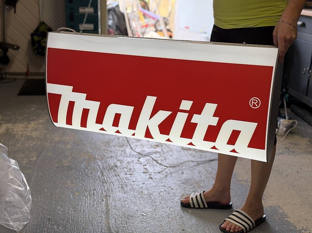 Makita Insegne: Makita Leuchtreklame – Usato da Werthenstein venduto da Mnozilbrass