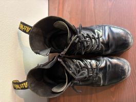 Dr. Martens Plateau Stiefel Schwarz Leder Grösse 42 gebra...