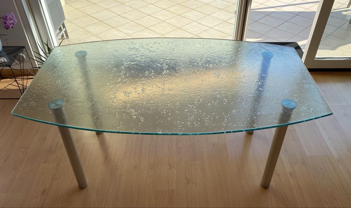 Tavoli: Wunderschöner Bubble Glas Tisch in Schiffsform – Usato da Selzach venduto da 321compac