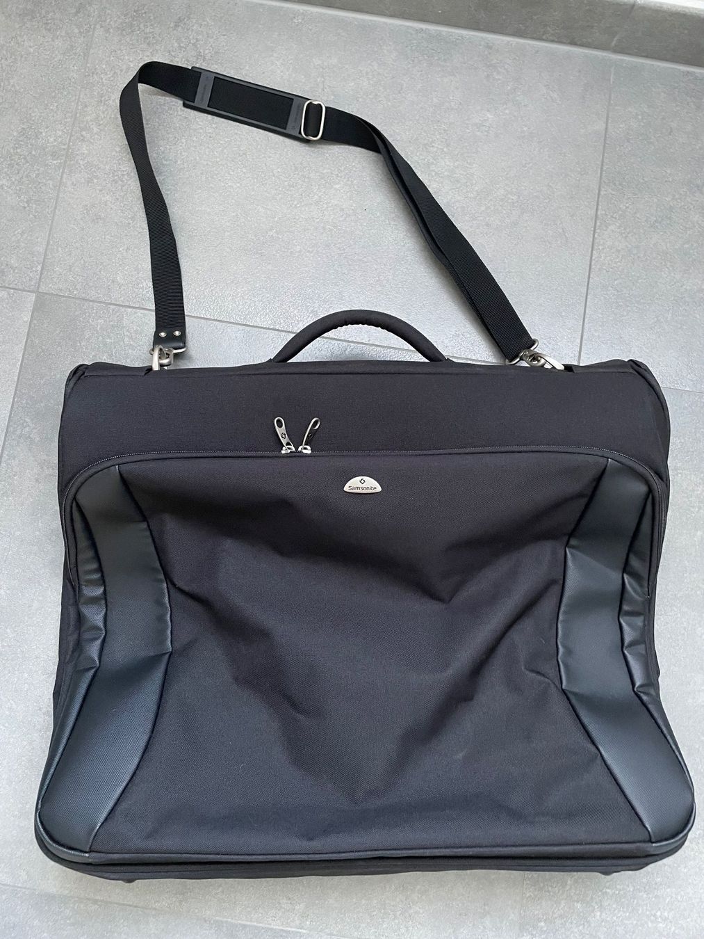 Samsonite Borse: Samsonite Kleidersack NEU, Farbe schwarz – Nuovo (secondo la descrizione) da Neftenbach venduto da RIB123456