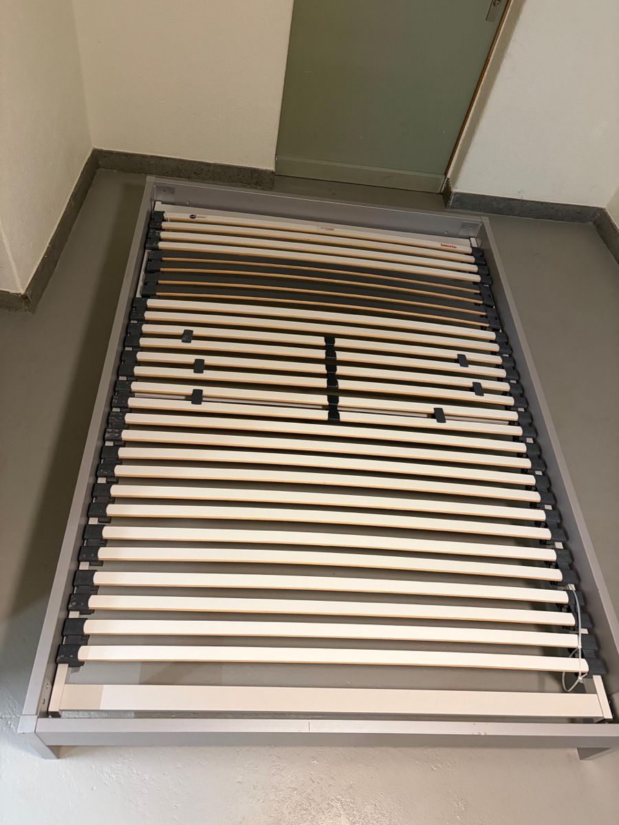 Betten: Bett 140x200 cm – Gebraucht aus Zürich von evaa10 1