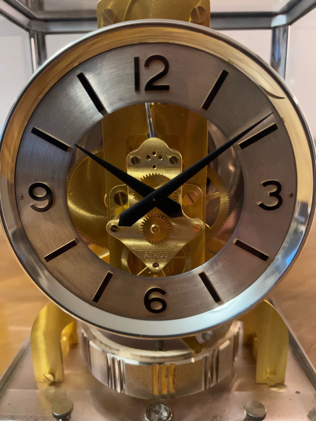 Jaeger-Lecoultre Stand- & Wanduhren: JAEGER LE COULTRE very rare bicolor ATMOS table clock - 60's – Gebraucht aus Le Mont-sur-Lausanne von LycaGallery 1