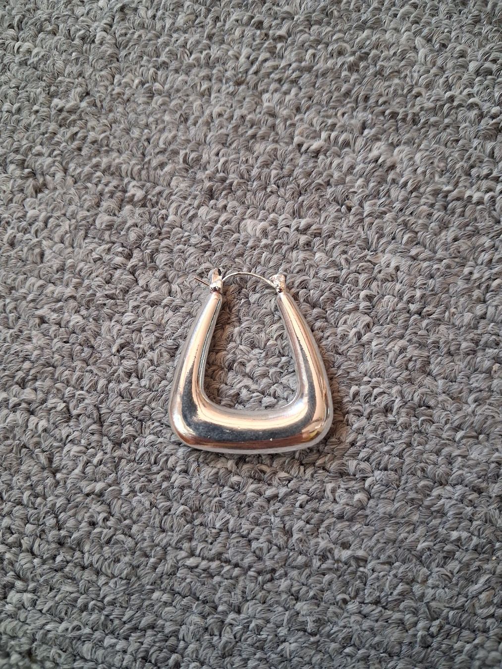 Boucles d'oreille: Einzelner Ohrring 925 Silber Dreiecksform – D'occasion à Wald ZH par e8e 2