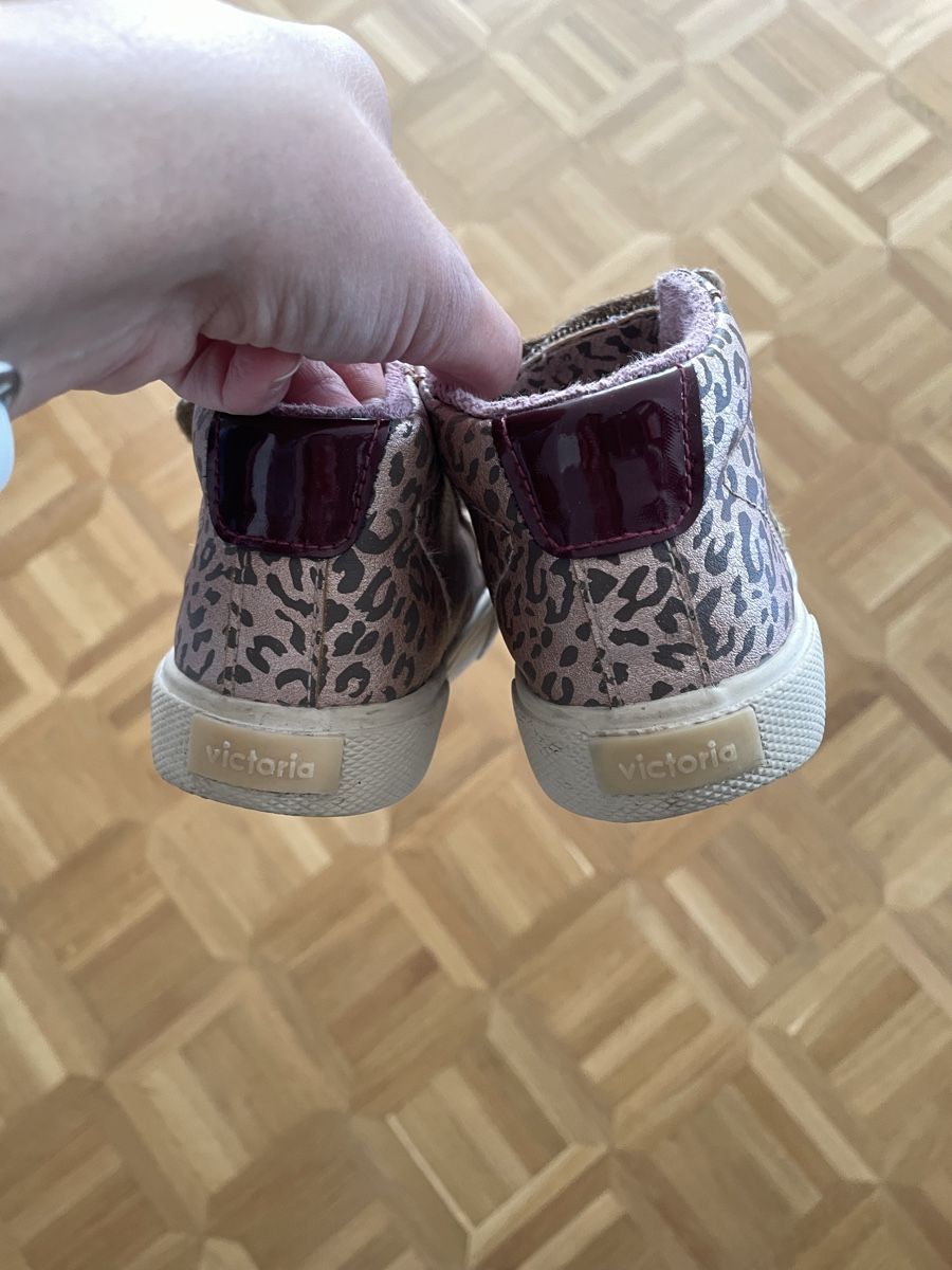 Victoria Scarpe per ragazze: Sneakers Victoria t28 – Usato da Zürich venduto da mar_v6jf 2