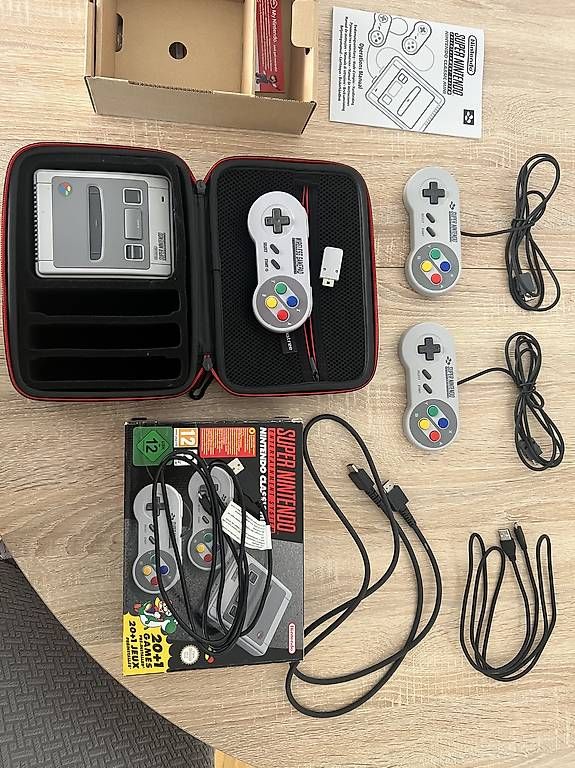 Nintendo Console: Super Nintedo Mini Classic incl. Tasche und 3 Controller – Usato da Zofingen venduto da Kolega01 4