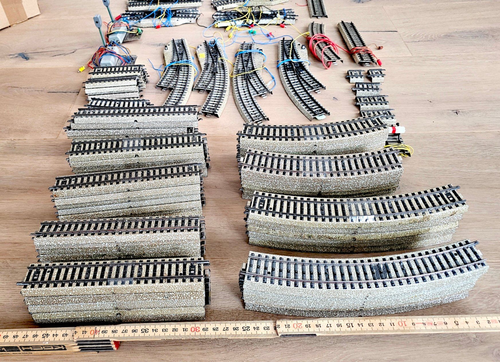 Märklin Modellini di ferrovie: Märklin Schinenmaterial HO, Weichen, Lichtsignal, . . . – Usato da Walenstadt venduto da pedroju-1 2