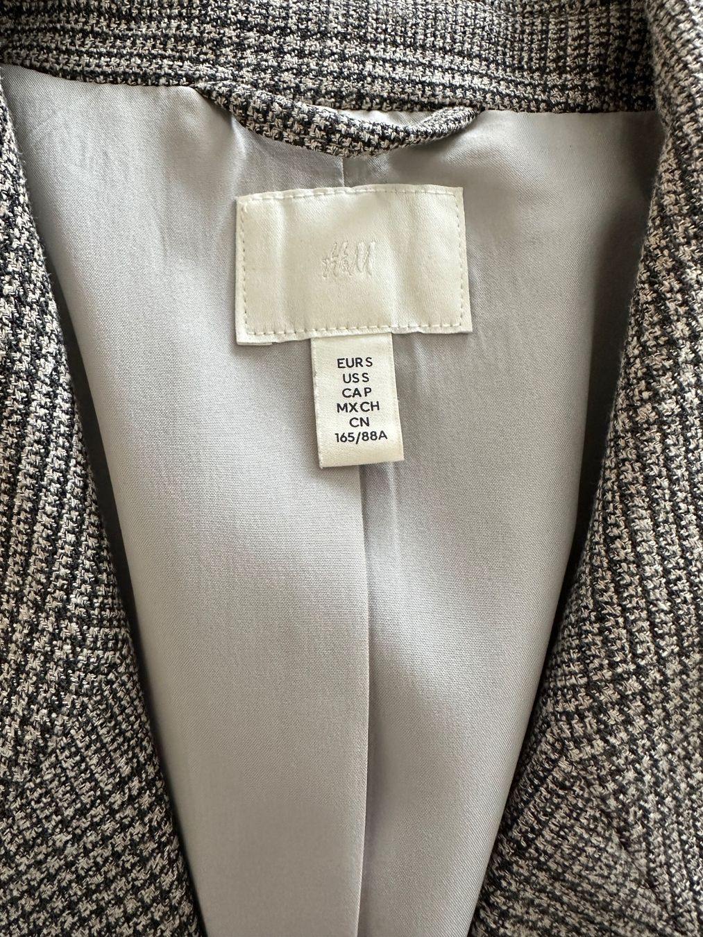 H&M Giacche: Blazer H&M, taille S – Usato da Bramois venduto da Sirwoltesee 4