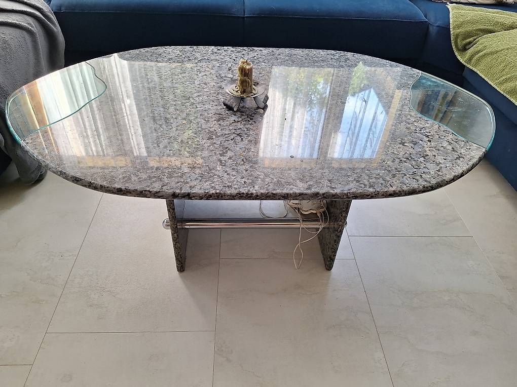 Tische: Salon Tisch mit Stein und Glas – Gebraucht aus Niederglatt ZH von Bobsli