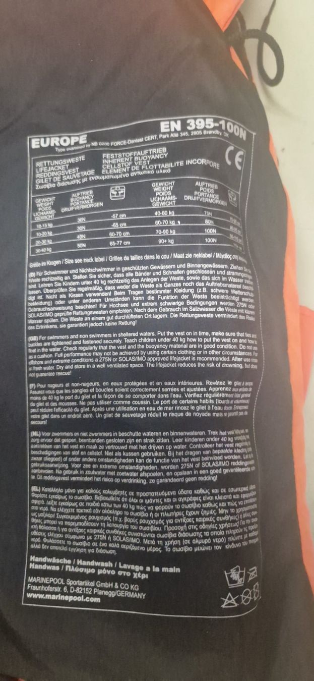 Giubbotti di salvataggio: Rettungsweste 70-90 kg – Nuovo e nell'imballaggio originale da Volketswil venduto da paulr2804 1