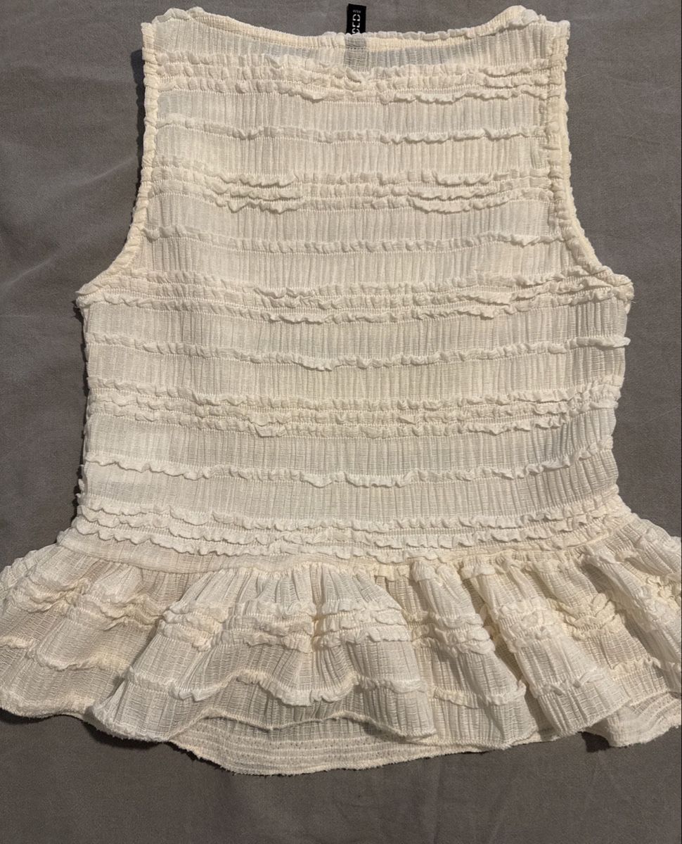 H&M Tops: HAUT HM – D'occasion à Monthey par van_jbc7 2