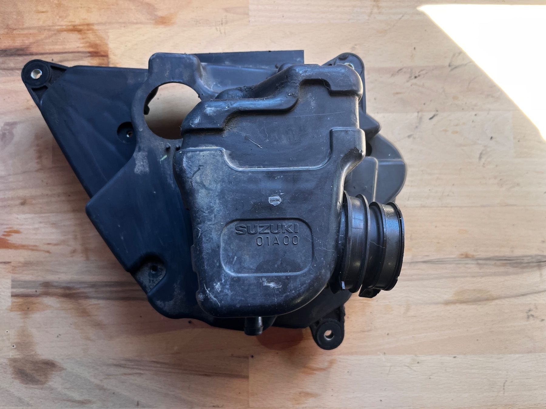 Suzuki Tutti i ricambio per moto: Luftfilterkasten Suzuki TS 125 – Usato da Villnachern venduto da stephang2007 2