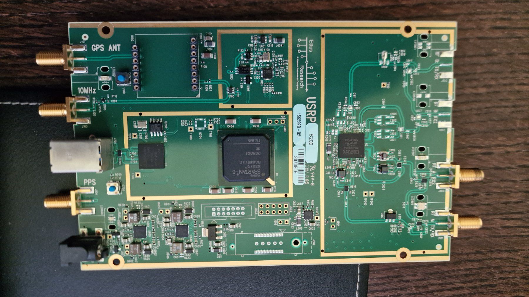 Composants électroniques: USRP B200 ETTUS – D'occasion à Dättwil AG par kovalam2000