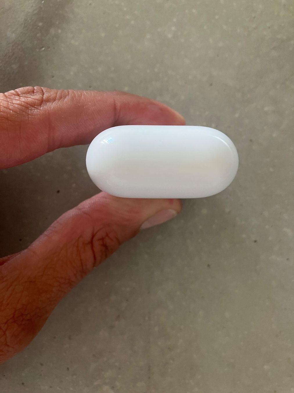 Apple Cuffie: APPLE AIRPODS Case – Usato da Lausanne venduto da mr.v 5