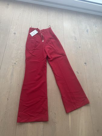 Zara Hose, Grösse M, Rot, neu mit Etikett, stylisch!