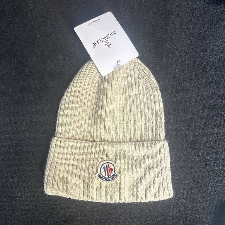 Chapeaux, bonnets & casquettes: Moncler Beanie – Neuf avec emballage d'origine à Kriens par izz_zqs7