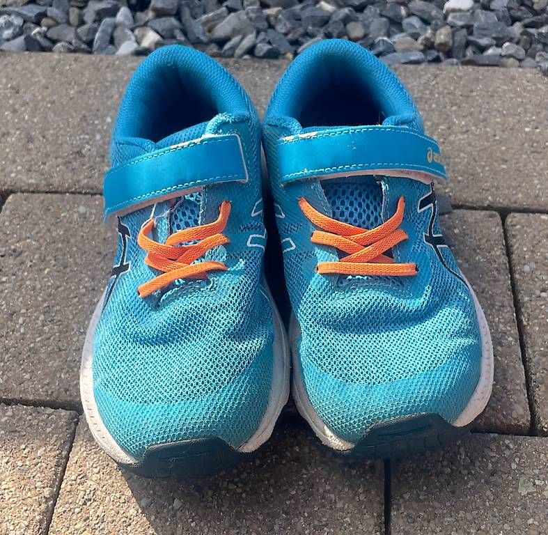 Scarpe per ragazzi: Kinder Asics-Joggingschuhe – Usato da Lenk im Simmental venduto da antoniawanda 3