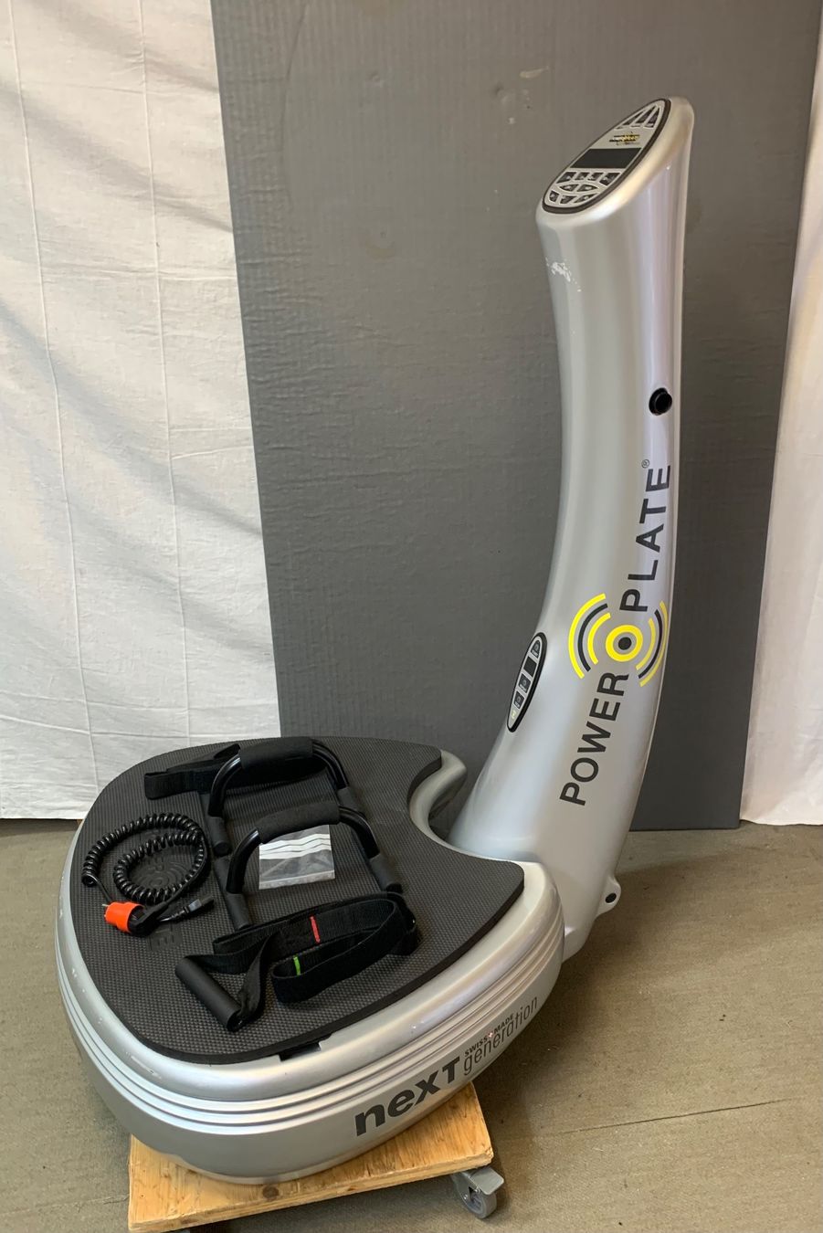 Power Plate Hometrainer: Original Power Plate Next Generation! – Usato da Brunnen venduto da Allerwaren 4