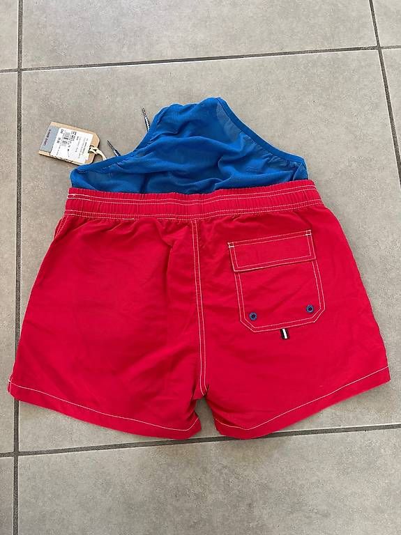 Costumi da bagno: Short de bain rouge – Usato da Confignon venduto da MVAR 1