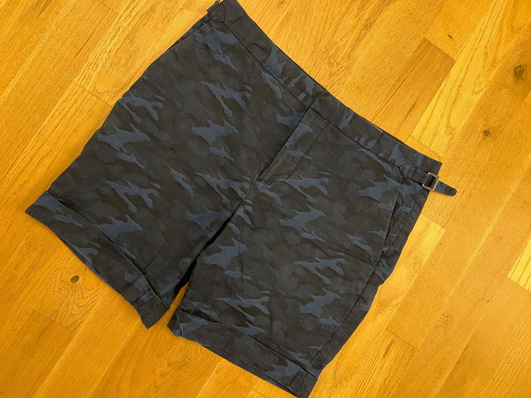 H&M Pantaloni: Shorts Blau Camouflage – Usato da Altendorf venduto da wqv_97 5