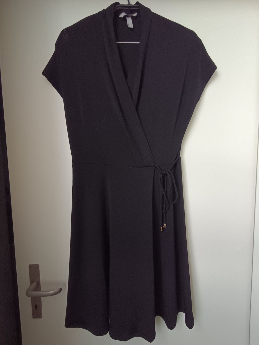 H&M Vestiti: Kleid H&M Schwarz, Gr.M – Nuovo (secondo la descrizione) da Zug venduto da Annina29
